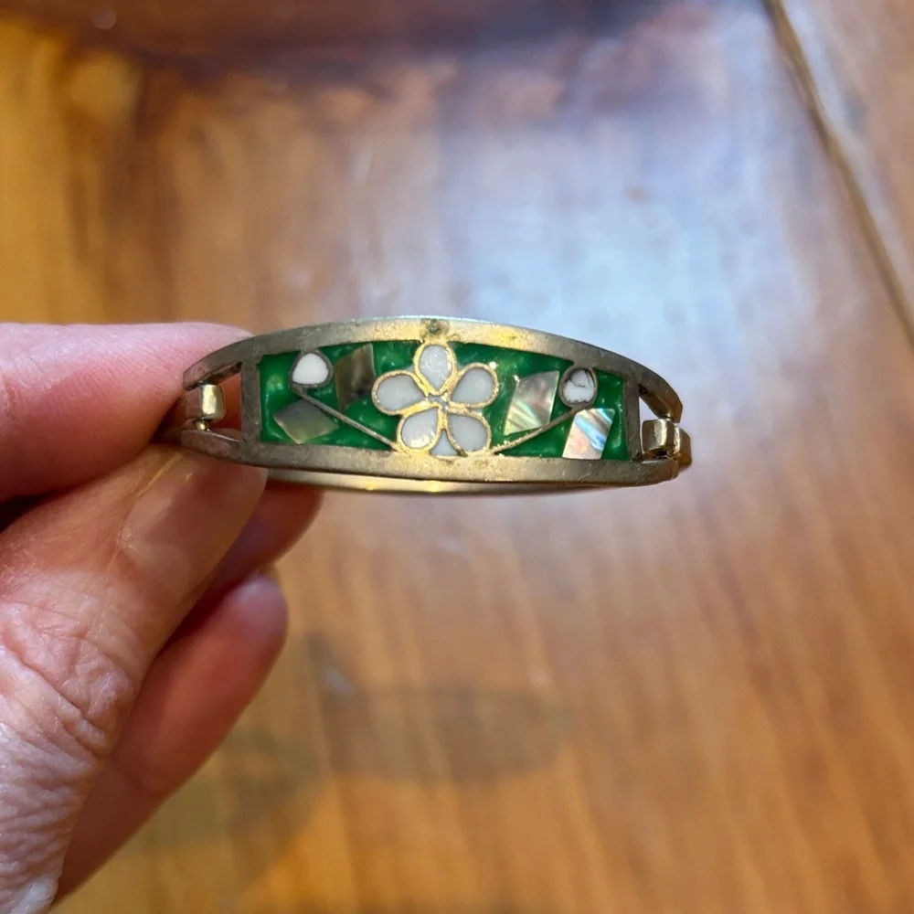Child's Fancy Floral Inlay Bracelet Emerald Floral